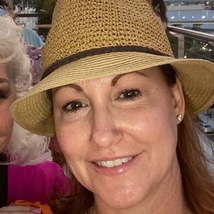 Meet your Posher, Lynette